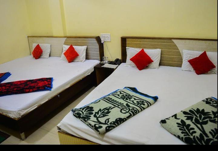 Hotel Bholenath Уджайн Екстериор снимка