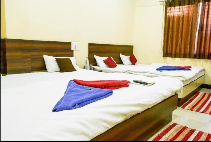Hotel Bholenath Уджайн Екстериор снимка